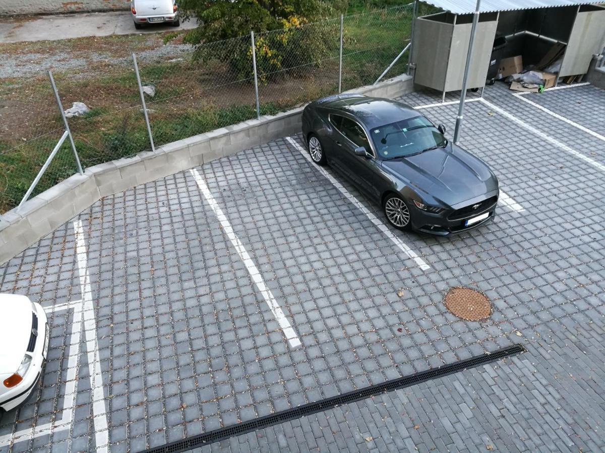 Bein Apartment With Parking Brno Exterior foto